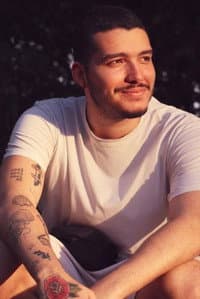 Lucas Lyrio in Íris da Tarde