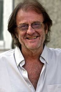 Luis Eduardo Aute in Tras Nazarin: Following Nazarin