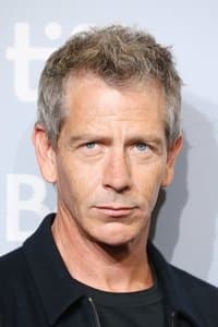 Ben Mendelsohn in The Singer and the Swinger