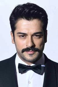 Burak Özçivit in Aşk Sana Benzer