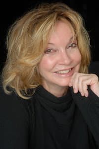 Kate Lyra in O Signo de Escorpião