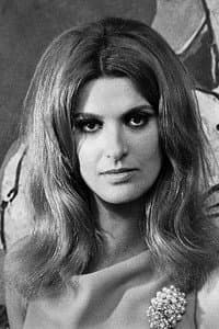 Irène Tunc in Les Deux Anglaises et le Continent