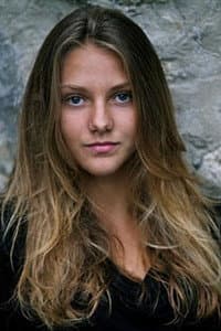 Emma Besson in Au nom de ma fille