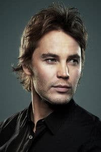 Taylor Kitsch in Savages