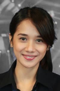 Gista Putri in Simfoni luar biasa