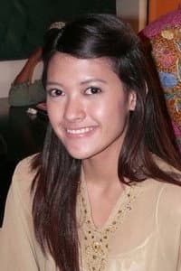 Adhitya Putri in Beranak dalam Kubur