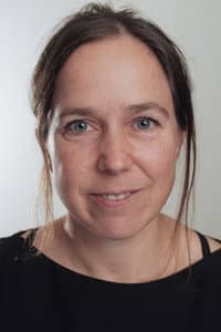 Mélanie Carrier in Asiemut