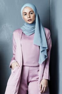 Sarah Hildebrand in Tunggu Dulu Cinta