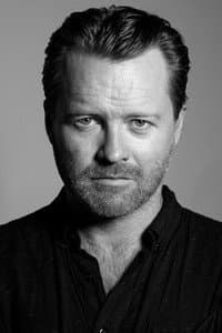 Anthony Hayes in Dumpy Goes to the Big Smoke