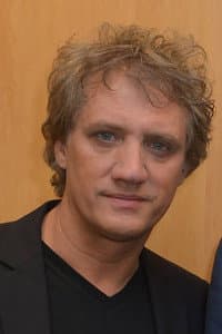 Charly Alberti in Soda Stereo: MTV Unplugged Comfort y Música Para Volar