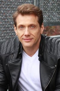 Stefen Hayes in Think As Thieves