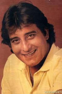 Vinod Khanna in Kaaranama