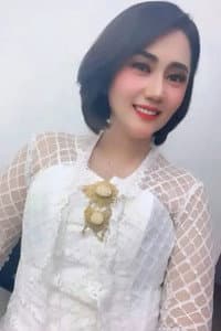 Aida Saskia in Pelukan Janda Hantu Gerondong