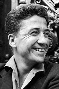Alain Resnais in Grands soirs et petits matins
