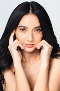 Adrianna So in Ang Babaeng Allergic sa Wi-Fi