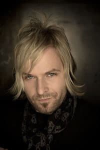Kevin Max Smith in dc Talk: Welcome to the Freak Show