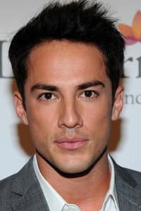Michael Trevino in Jo
