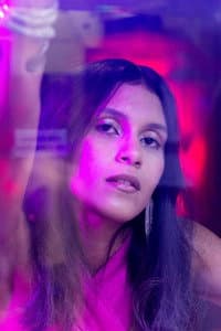 Bia Brand in MAHMUNDI: NOITES DE FRISSON