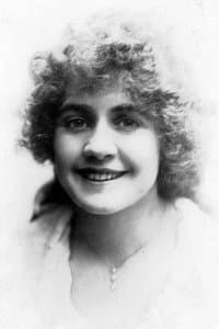 Violet Mersereau in The Lonely Villa