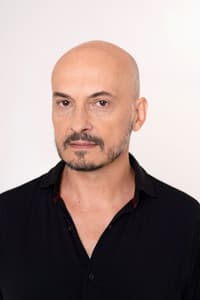 Matías Méndez in Mientras todo esto pasa