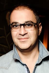 Garik Martirosyan in Наша Russia. 8 марта