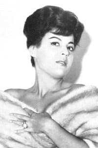 Pina Cornel in Il segreto dello sparviero nero