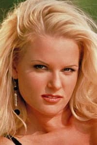Nikki Tyler in Les Femmes Erotiques