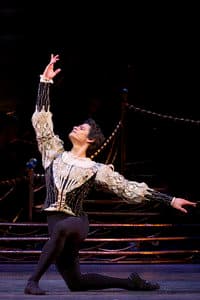 Thiago Soares in Primeiro Bailarino
