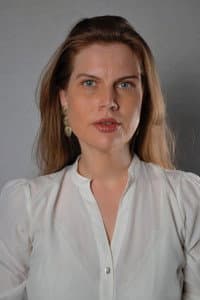Maggie R. Schneider in Fé em Deus