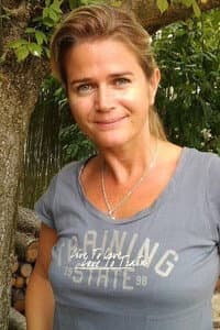 Julie Glenn in L'Effrontée