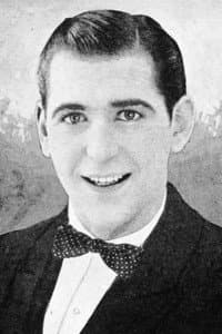 Kenneth MacDonald in Avenging Fangs