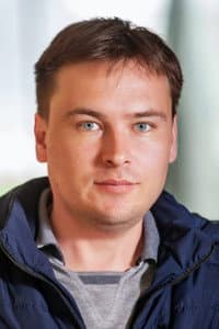Maksim Bogomolov in Түнгі Құдай