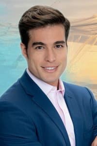 Danilo Carrera in La doble vida de Estela Carrillo