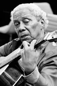Nelson Cavaquinho in Álbum de Música