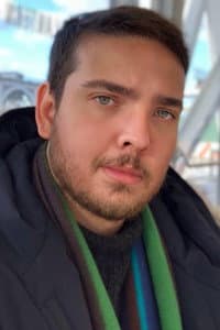 Yuri Siqueira in Love Snaps