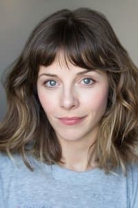 Sophia Di Martino in Click & Collect