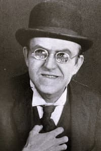 Erwin Connelly in Kiki