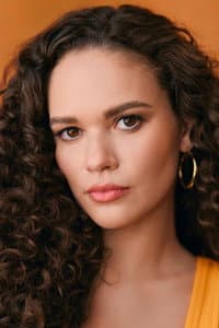 Madison Pettis in Pup Star: Samen staan we sterker