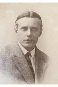 John Noel in Everest: The Mystery of Mallory and Irvine