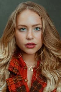 Eve Austin in Feiht