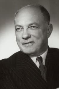 George Cusin in Le Dos au mur