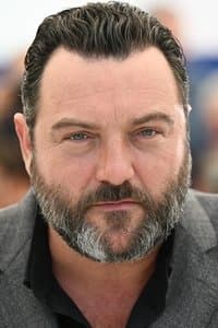 Denis Ménochet in Les adoptés