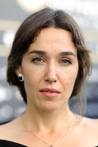 Arta Dobroshi in Late Bloomers