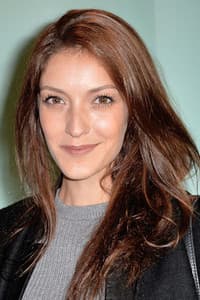 María Dupláa in Une vie ailleurs