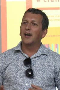 Adriano Medeiros in Um Cinema Quase Paradiso