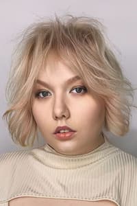 Alyona Shvidenkova in Пиковая дама: Зазеркалье