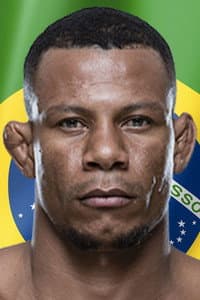 Alex Oliveira in UFC Fight Night 77: Belfort vs. Henderson 3