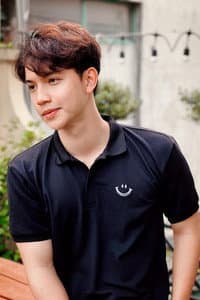 Việt Hoàng in Bình Minh Đỏ