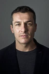 Cédric Gras in Octobre blanc: Sylvain Tesson sur les sommets de la révolution