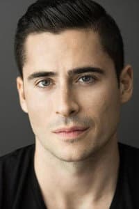 Olivier Renaud in Christmas on 5th Avenue